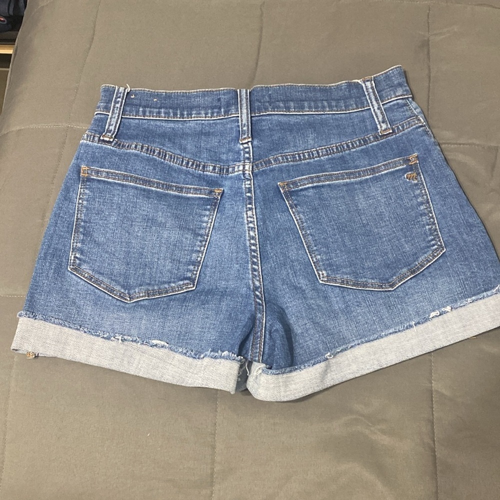 Madewell high rise denim shorts. 25” waist - Picture 5 of 5
